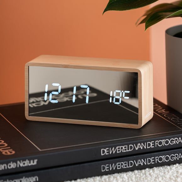 Karlsson LED wekker met spiegel en licht houten frame